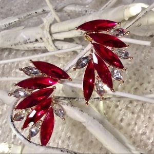 NIP RHINESTONE/GOLDTONE PIERCED EARRINGS